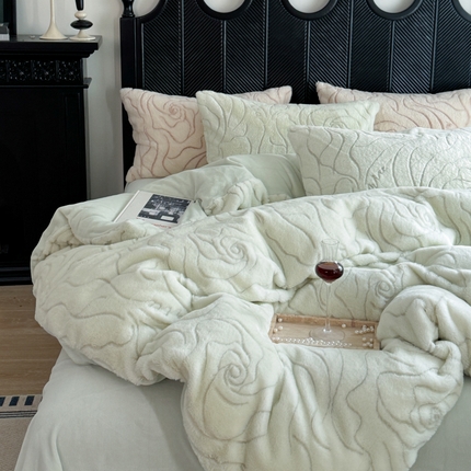 91家纺网 家纺一手货源 找家纺 （总）六巷胡同 2024新款冬季加厚保暖兔兔绒极简诧寂风高级感兔毛着色提花四件套