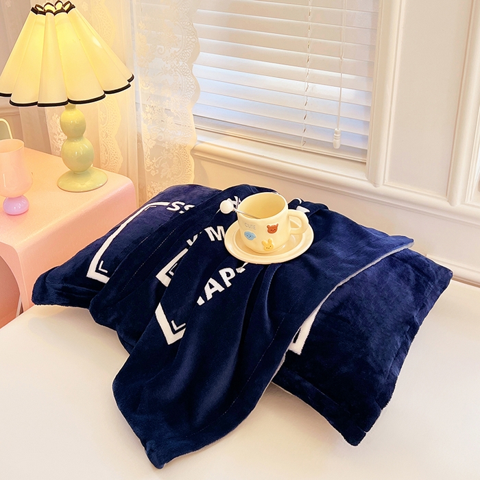 91家纺网 家纺一手货源 找家纺 梦舒羽 2025新款冬季法莱绒枕套牛奶绒枕头套单人宿舍珊瑚绒枕芯套 开心一刻