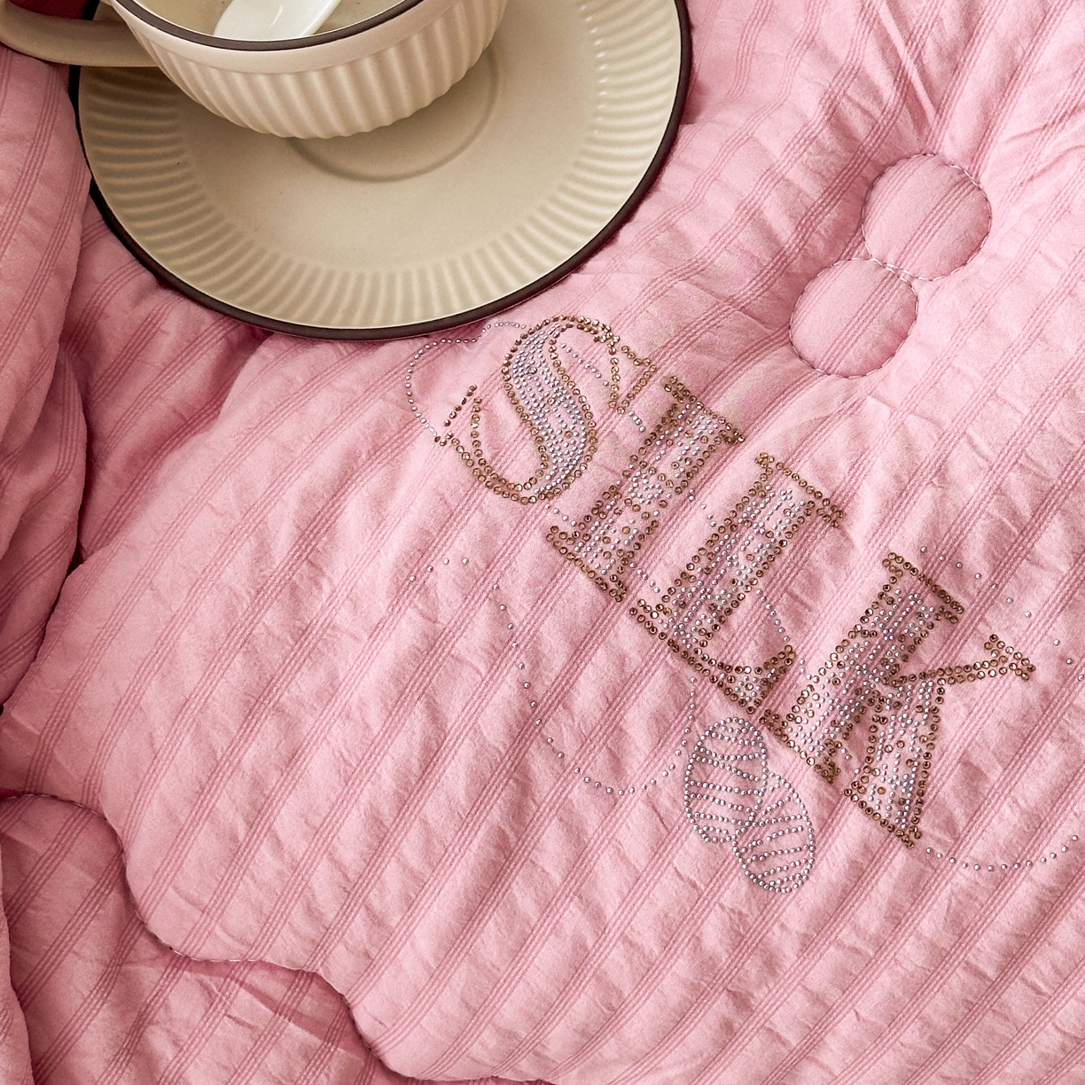 91家纺网 家纺一手货源 找家纺 81号家纺 2024新款轻奢纯色云织纱被子被芯冬被春秋被大豆被 轻奢-粉