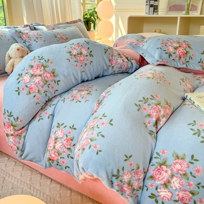 91家纺网 家纺一手货源 找家纺 富之航家纺 2024新款高克重小清新牛奶绒四件套 莫兰朵