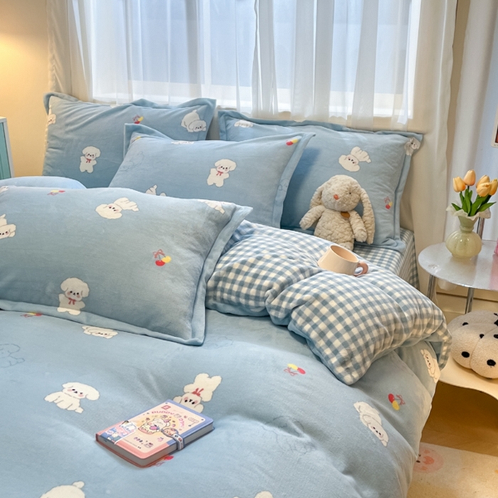 91家纺网 家纺一手货源 找家纺 慕尚家纺 2025新款3.5kg高克重田园花卉类牛奶绒四件套 宝贝熊仔