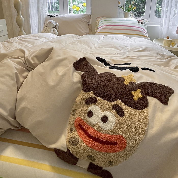 91家纺网 家纺一手货源 找家纺 吉象家纺 2024新款全棉斜纹毛巾绣混搭四件套 香肠嘴娃娃