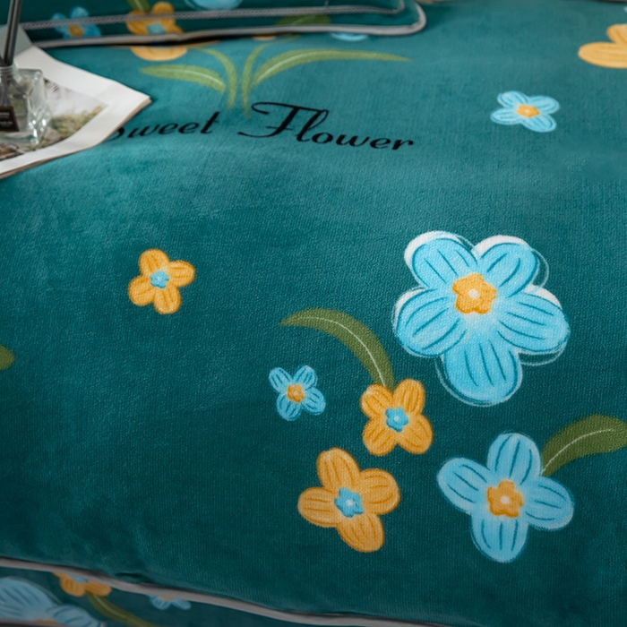 91家纺网 家纺一手货源 找家纺 雨萝家纺 2024新款亲肤舒适牛奶绒四件套 花千朵