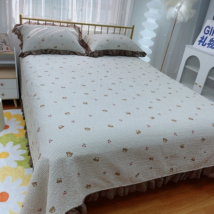 2024新款亲肤舒适法式床盖三件套 熊头小格子