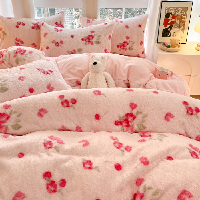 91家纺网 家纺一手货源 找家纺 慕澄家纺 2024新款兔绒牛奶绒加厚保暖印花四件套 花落