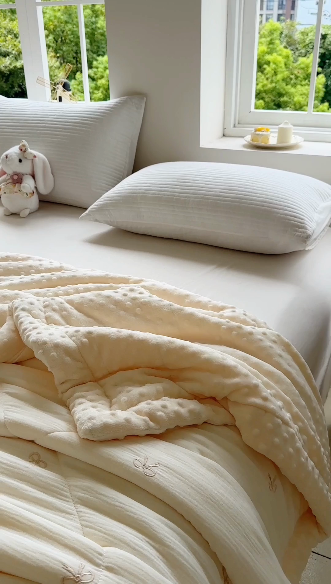 91家纺网 家纺一手货源 找家纺 木楌家居 2025新款全棉A类皱皱纱刺绣手包边豆豆被 清欢