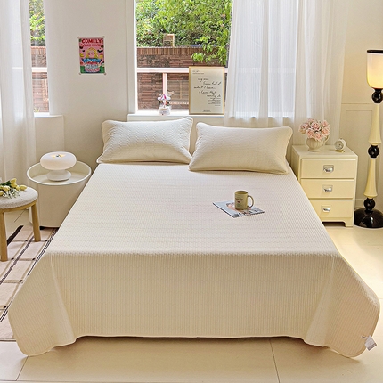 91家纺网 家纺一手货源 找家纺 漫时光 2025新款40支全棉纯色夹棉床盖款 香草白