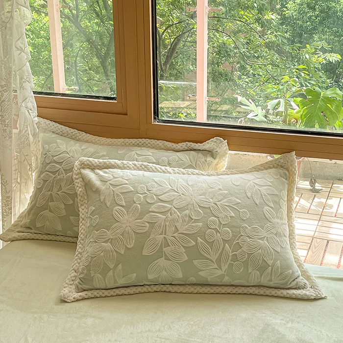 91家纺网 家纺一手货源 找家纺 2024新款简约包边全消光雕花牛奶绒兔兔绒四件套 雕花包边-爱在秋冬 浅绿（新拍）