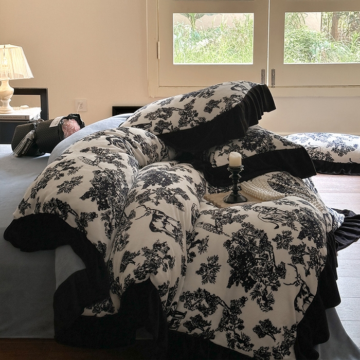 91家纺网 家纺一手货源 找家纺 2024新款加厚保暖高克重法式赫本风牛奶绒四件套 法式-迷境