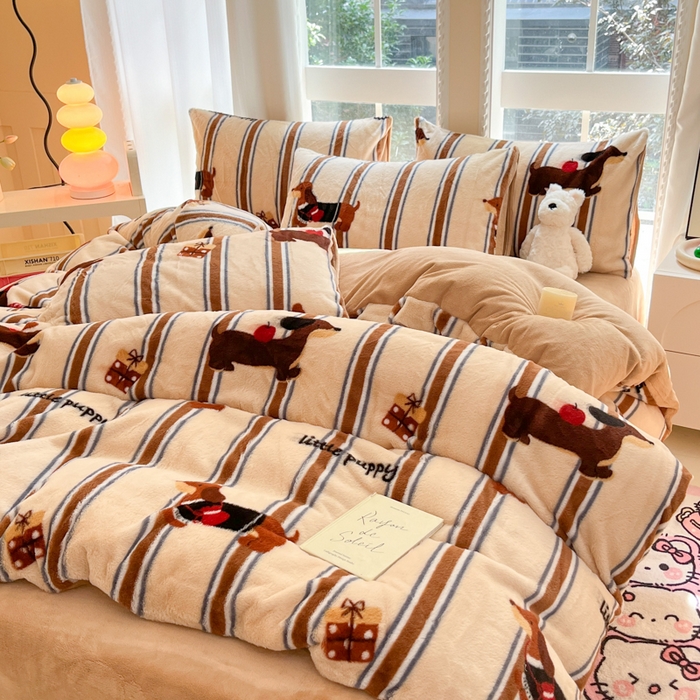 91家纺网 家纺一手货源 找家纺 慕澄家纺 2024新款兔绒牛奶绒加厚保暖印花四件套 腊肠狗