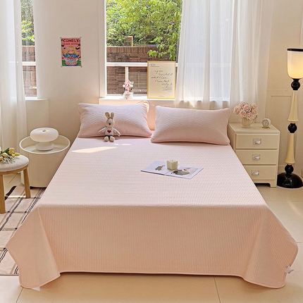 91家纺网 家纺一手货源 找家纺 漫时光 2025新款40支全棉纯色夹棉床盖款 樱花粉