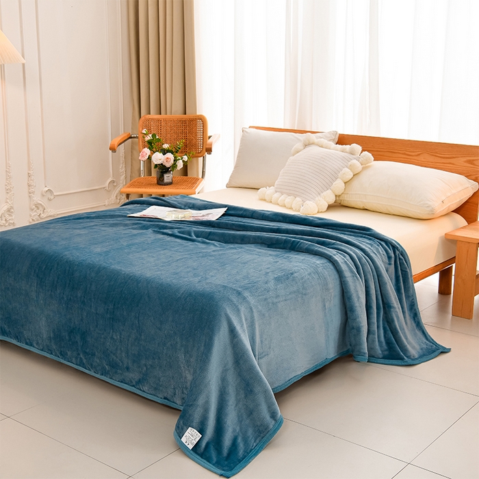 91家纺网 家纺一手货源 找家纺 仟人梦 2024新款A类高克重保暖法兰绒多功能保暖毛毯 雾蓝