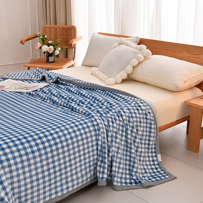 91家纺网 家纺一手货源 找家纺 仟人梦 2024新款A类高克重保暖法兰绒多功能保暖毛毯 蓝小格