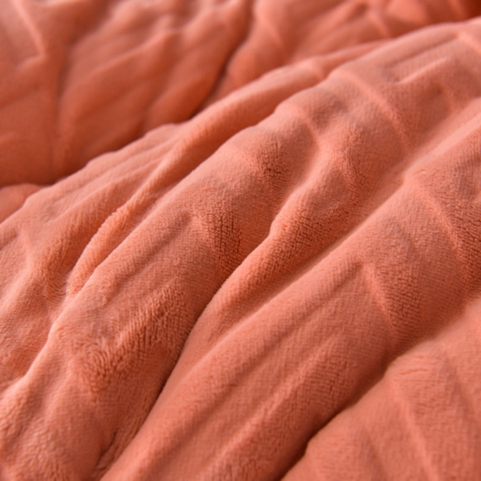 91家纺网 家纺一手货源 找家纺 锦逸家居 2025新款剪花牛奶绒冬被纯色冬被雕花牛奶绒冬被被子被芯春秋被 落日橙