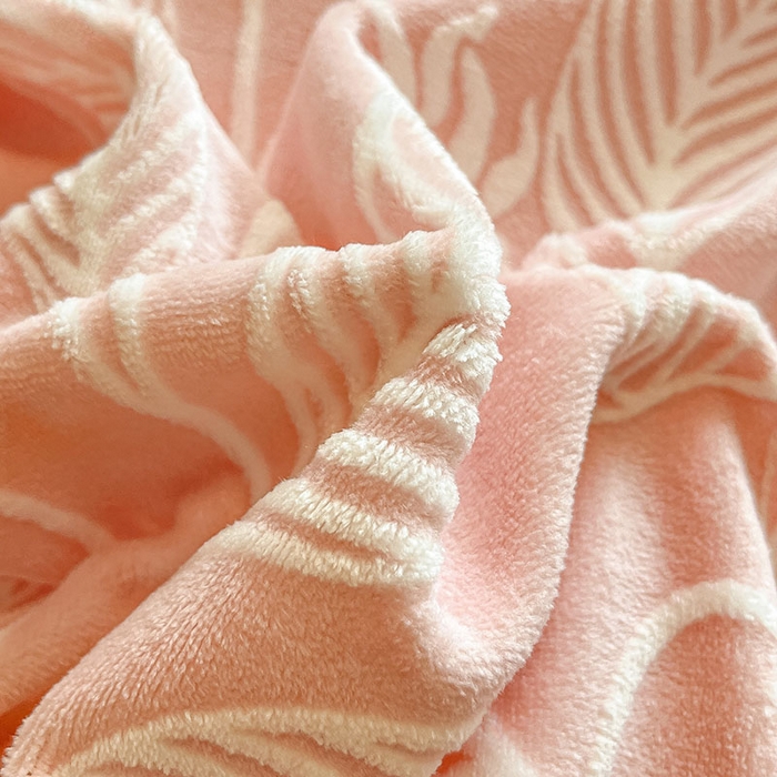 91家纺网 家纺一手货源 找家纺 2024新款简约包边全消光雕花牛奶绒兔兔绒四件套 雕花包边-迪娅妮 粉玉