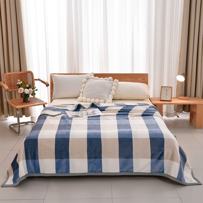 91家纺网 家纺一手货源 找家纺 仟人梦 2024新款A类高克重保暖法兰绒多功能保暖毛毯 蓝大格