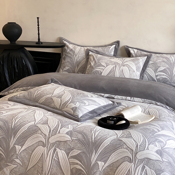 91家纺网 家纺一手货源 找家纺 梦享生活家居 2024新款加厚保暖牛奶绒四件套 叶璃-灰