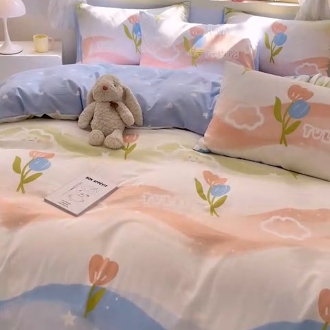 91家纺网 家纺一手货源 找家纺 盛秋家纺 2025新款卡通单被套彩虹+蓝爱心
