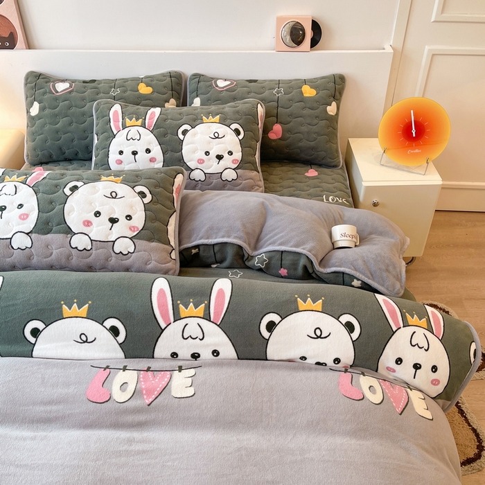 91家纺网 家纺一手货源 找家纺 2024秋冬A类牛奶绒加厚夹棉床笠+牛奶绒被套四件套欢乐派对