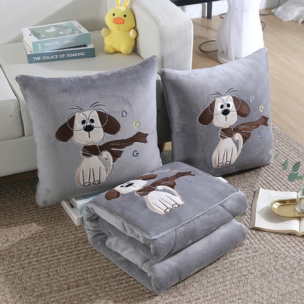 91家纺网 家纺一手货源 找家纺 （总）伊可爱抱枕被 2024新款秋冬精致牛奶绒贴布绣抱枕被-路迪