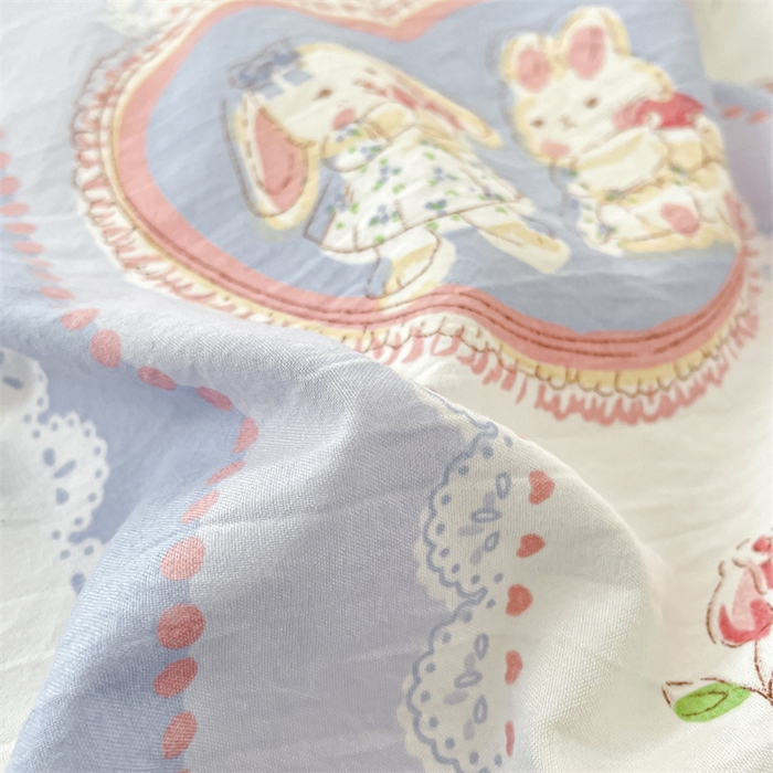 91家纺网 家纺一手货源 找家纺 盛秋家纺 2025新款卡通单被套布兰达+粉爱心