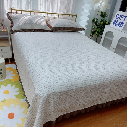 2024新款亲肤舒适法式床盖三件套 字母小熊