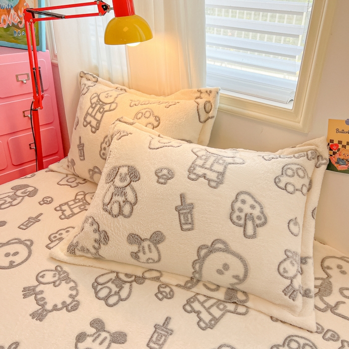 91家纺网 家纺一手货源 找家纺 韩巢家纺 2024新款加厚雪花绒卡通印花保暖床笠三件套 灰色轨迹