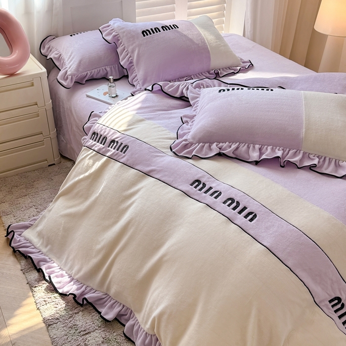 91家纺网 家纺一手货源 找家纺 凯美家居 2024新款牛奶绒刺绣花边四件套-美丽格 美丽格-紫