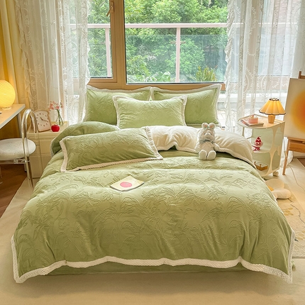 91家纺网 家纺一手货源 找家纺 2024新款简约包边全消光雕花牛奶绒兔兔绒四件套 雕花包边-枝枝叶叶 浅绿