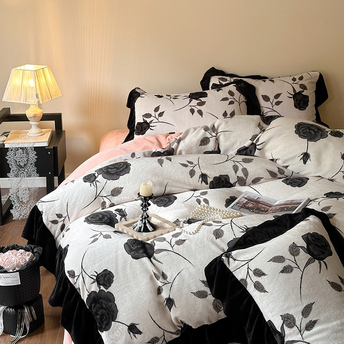 91家纺网 家纺一手货源 找家纺 2024新款加厚保暖高克重法式赫本风牛奶绒四件套 法式-暗夜玫瑰