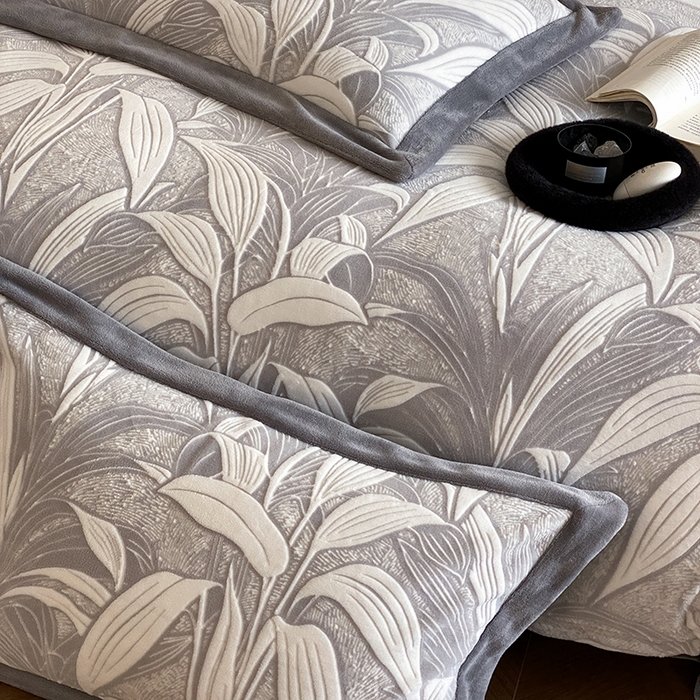 91家纺网 家纺一手货源 找家纺 梦享生活家居 2024新款加厚保暖牛奶绒四件套 叶璃-灰