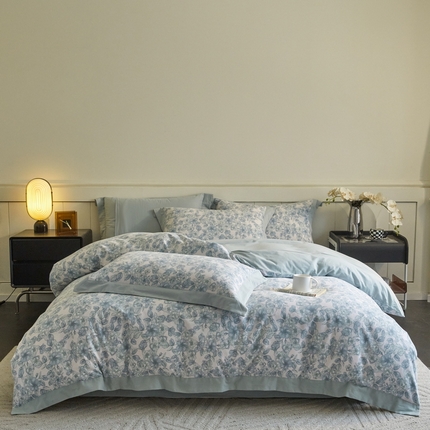 91家纺网 家纺一手货源 找家纺 （总）慕晨 2024新款A类全棉贡缎磨毛数码印花宽边简约风中高端四件套直播爆款