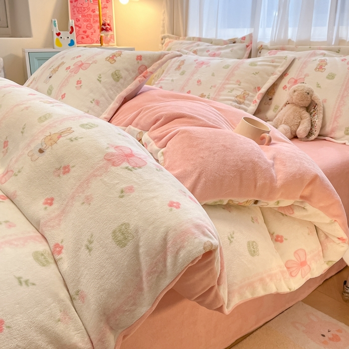 91家纺网 家纺一手货源 找家纺 慕尚家纺 2025新款3.5kg高克重田园花卉类牛奶绒四件套 蝴蝶小兔