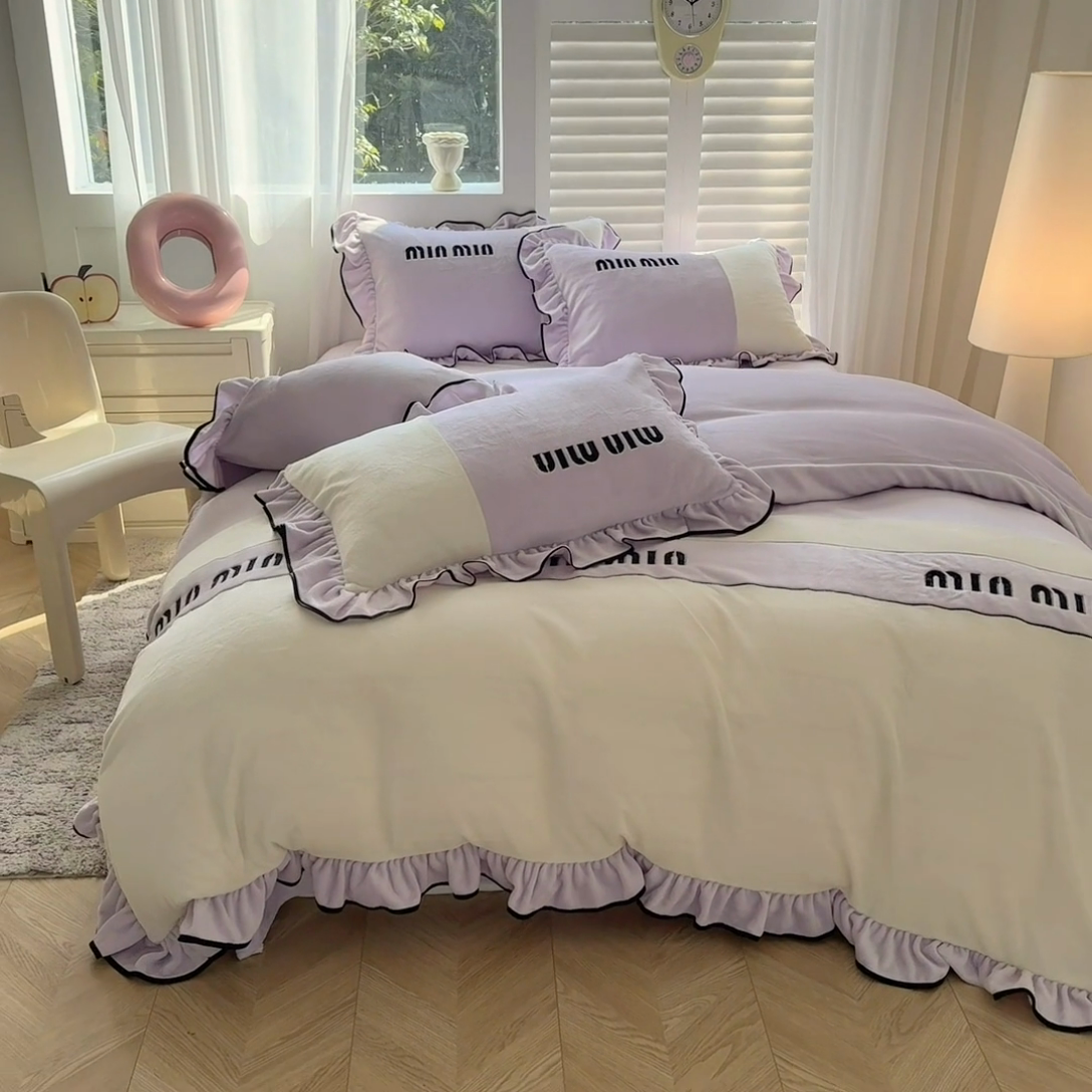 91家纺网 家纺一手货源 找家纺 凯美家居 2024新款牛奶绒刺绣花边四件套-美丽格 美丽格-紫