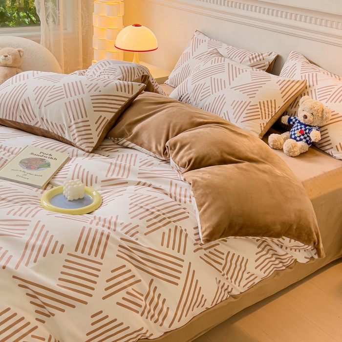 91家纺网 家纺一手货源 找家纺 金鑫汇家纺 2024年新款棉加绒印花四件套保暖牛奶绒法莱绒水晶绒 棉加绒-简格卡琪