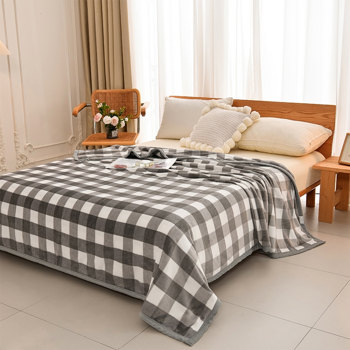 91家纺网 家纺一手货源 找家纺 仟人梦 2024新款A类高克重保暖法兰绒多功能保暖毛毯 灰中格