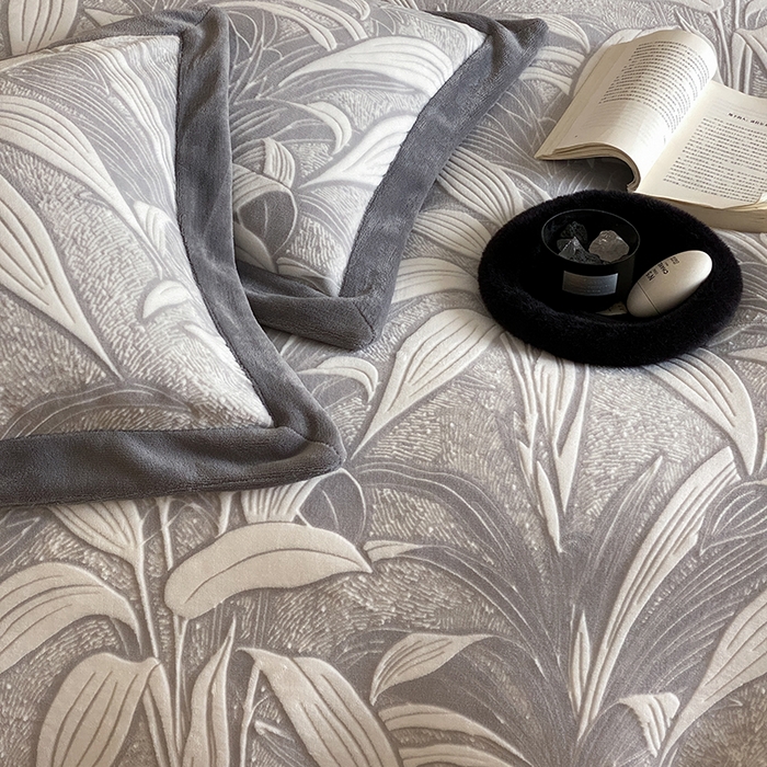 91家纺网 家纺一手货源 找家纺 梦享生活家居 2024新款加厚保暖牛奶绒四件套 叶璃-灰