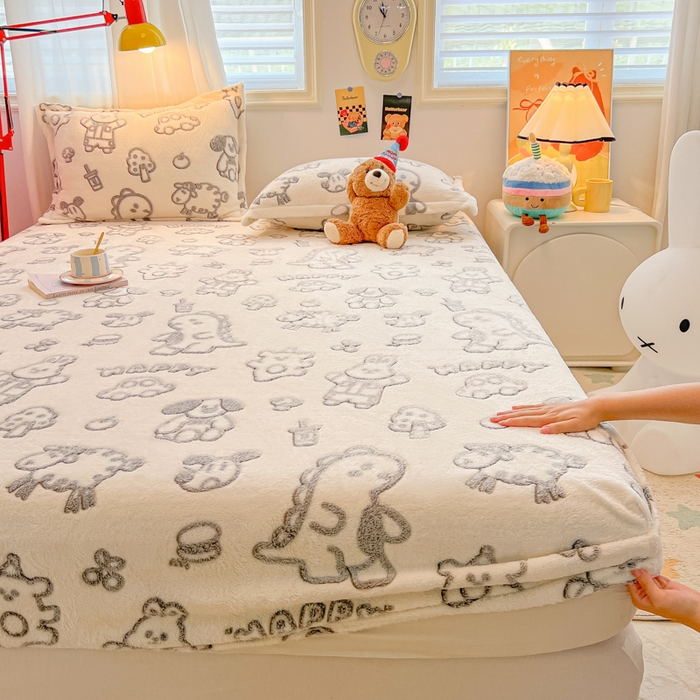 91家纺网 家纺一手货源 找家纺 韩巢家纺 2024新款加厚雪花绒卡通印花保暖床笠三件套 灰色轨迹