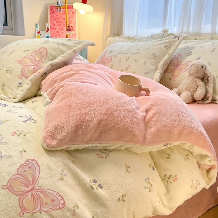 91家纺网 家纺一手货源 找家纺 慕尚家纺 2025新款3.5kg高克重田园花卉类牛奶绒四件套 蝴蝶花