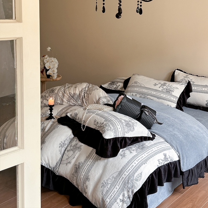 91家纺网 家纺一手货源 找家纺 2024新款加厚保暖高克重法式赫本风牛奶绒四件套 法式-花魅