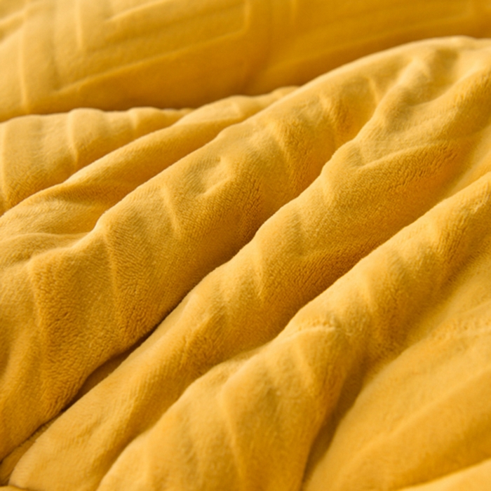 91家纺网 家纺一手货源 找家纺 锦逸家居 2025新款剪花牛奶绒冬被纯色冬被雕花牛奶绒冬被被子被芯春秋被 柠檬黄