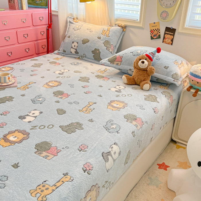 91家纺网 家纺一手货源 找家纺 韩巢家纺 2024新款加厚雪花绒卡通印花保暖床笠三件套 动物世界