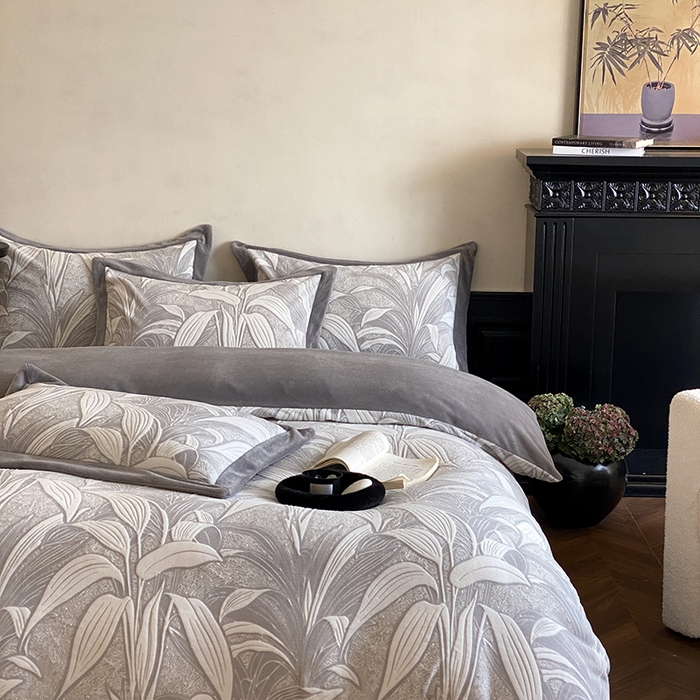 91家纺网 家纺一手货源 找家纺 梦享生活家居 2024新款加厚保暖牛奶绒四件套 叶璃-灰