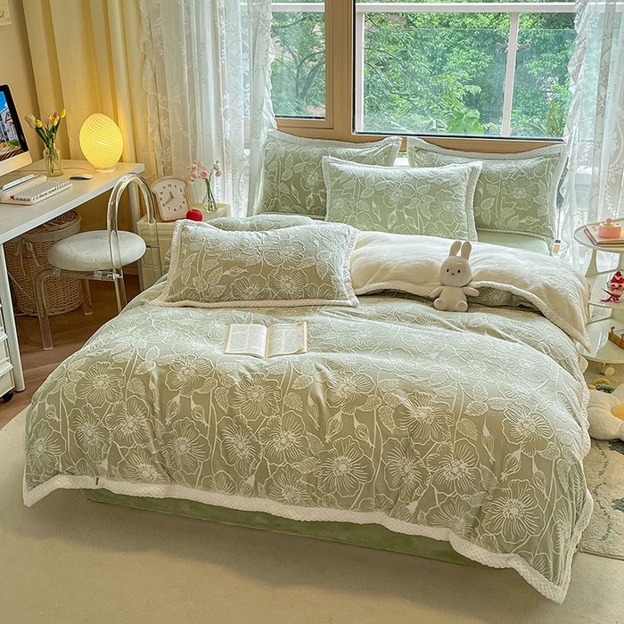91家纺网 家纺一手货源 找家纺 2024新款简约包边全消光雕花牛奶绒兔兔绒四件套 雕花包边- 安妮花苑 绿