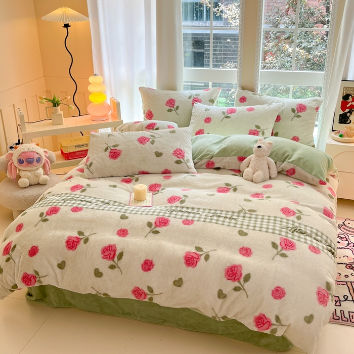 91家纺网 家纺一手货源 找家纺 慕澄家纺 2024新款兔绒牛奶绒加厚保暖印花四件套 浪漫满屋