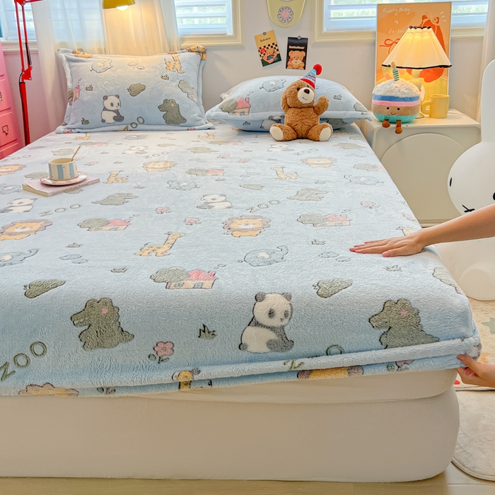 91家纺网 家纺一手货源 找家纺 韩巢家纺 2024新款加厚雪花绒卡通印花保暖床笠三件套 动物世界