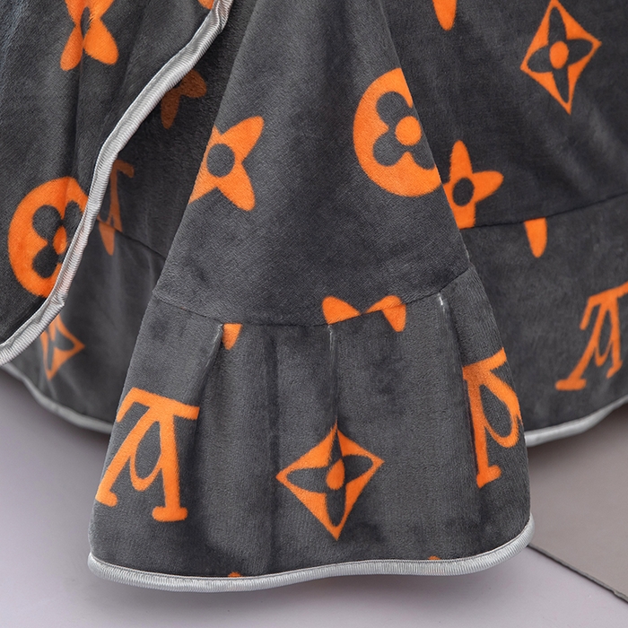 91家纺网 家纺一手货源 找家纺 雨萝家纺 2024新款亲肤舒适牛奶绒四件套 大牌风