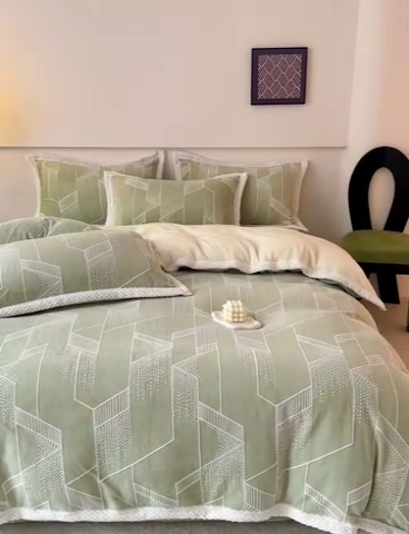 91家纺网 家纺一手货源 找家纺 2024新款简约包边全消光雕花牛奶绒兔兔绒四件套 包边绒 繁星闪耀绿