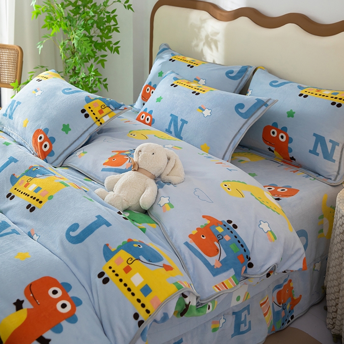 91家纺网 家纺一手货源 找家纺 雨萝家纺 2024新款亲肤舒适牛奶绒四件套 恐龙积木