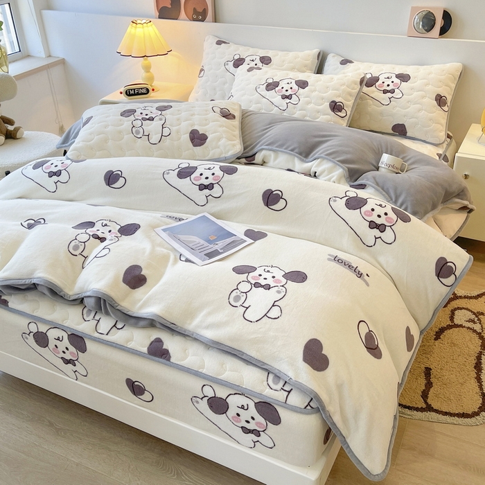 91家纺网 家纺一手货源 找家纺 2024秋冬A类牛奶绒加厚夹棉床笠+牛奶绒被套四件套爱心狗